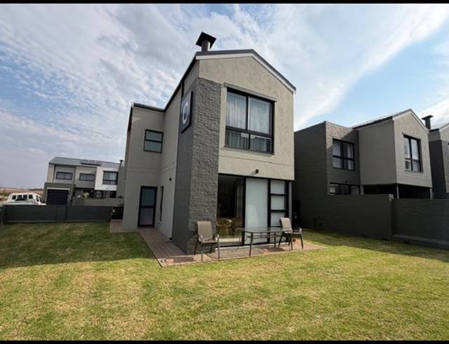 3 BEDROOM PROPERTY TO RENT IN MIDSTREAM MEADOWS
